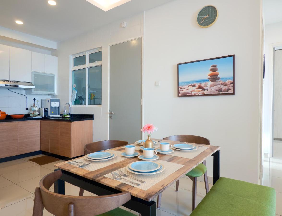 ג'והור בהרו Seaview Condo Near Rf Mall, Food Court & Free Netflix מראה חיצוני תמונה
