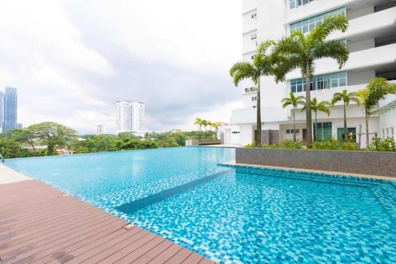 ג'והור בהרו Seaview Condo Near Rf Mall, Food Court & Free Netflix מראה חיצוני תמונה